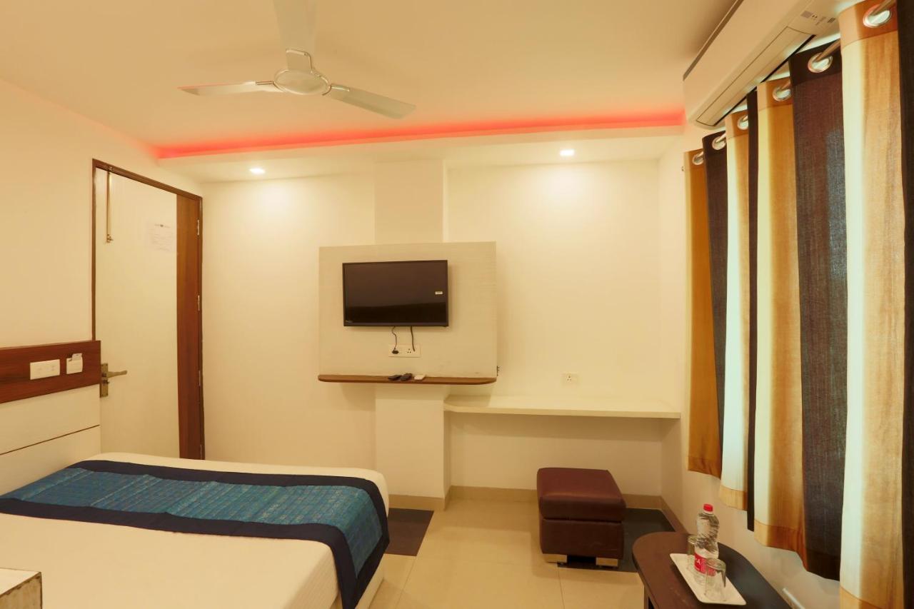 Hotel Ark Suites At Airport New Delhi Exterior photo