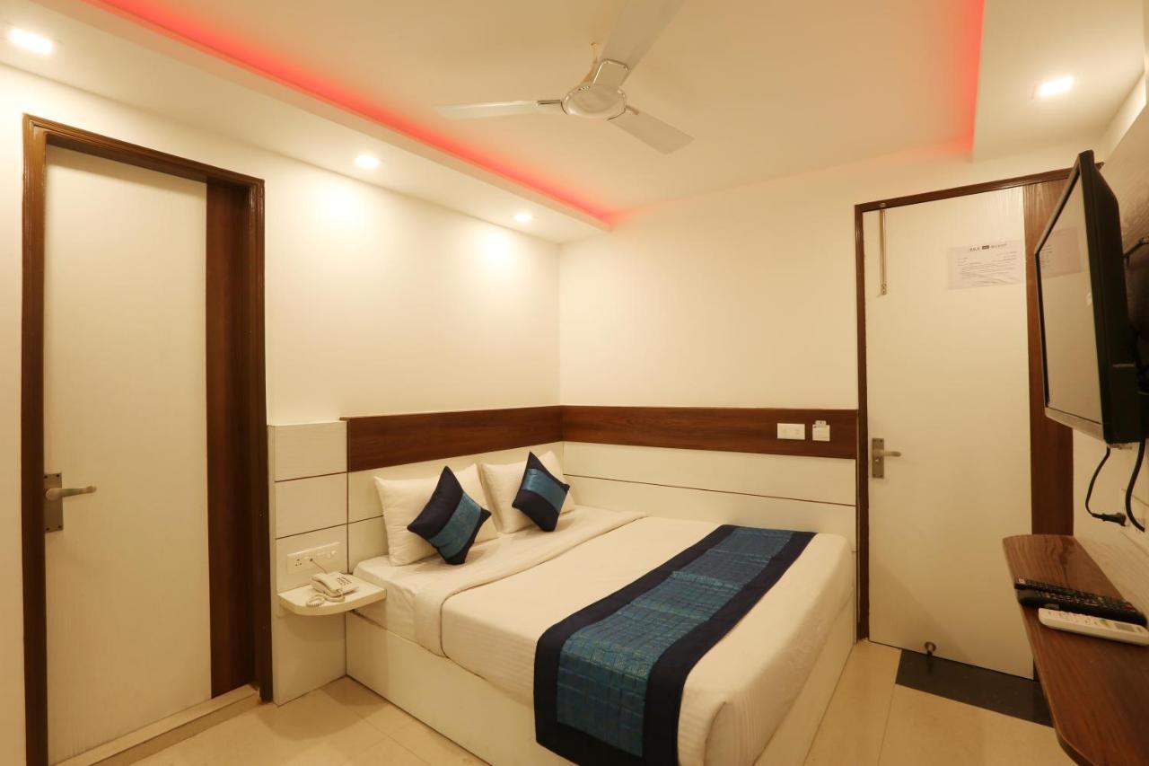 Hotel Ark Suites At Airport New Delhi Exterior photo
